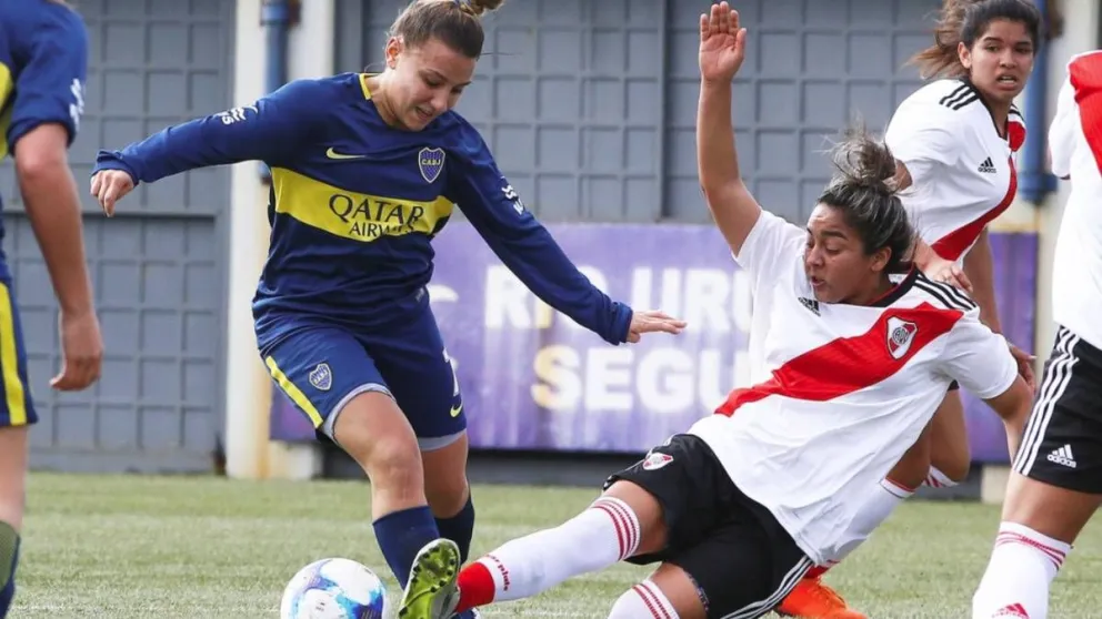Boca y River juegan el Superclásico por la final del fútbol femenino