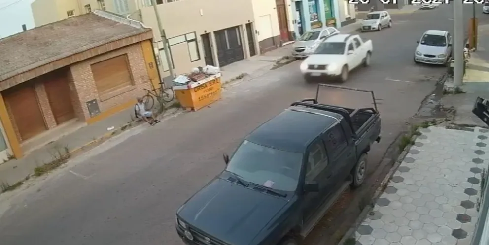 Viedma: se robó una bicicleta, quedo filmado y se fue pedaleando