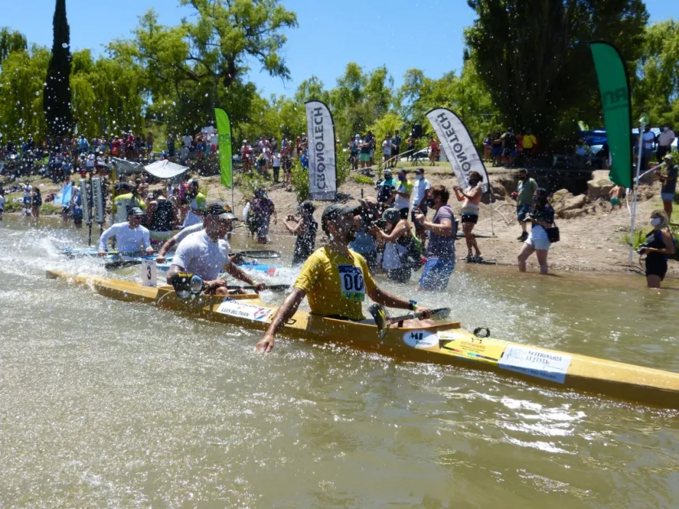 Regata del río Negro: triunfo de los Mozzicafreddo en otro cierre muy parejo