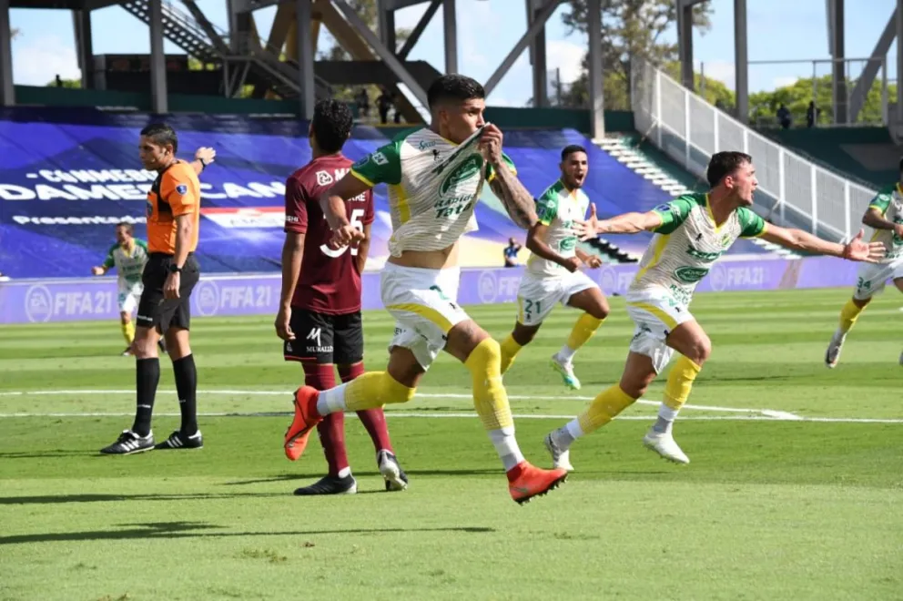 Defensa y Justicia goleó a Lanús y gritó campeón de la Copa Sudamericana