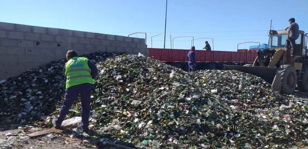 Desde Viedma partieron 26 toneladas de vidrio más para su reindustrialización