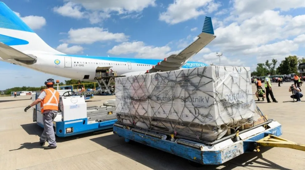 Se posterga sin fecha la partida del vuelo a Moscú para traer más vacunas