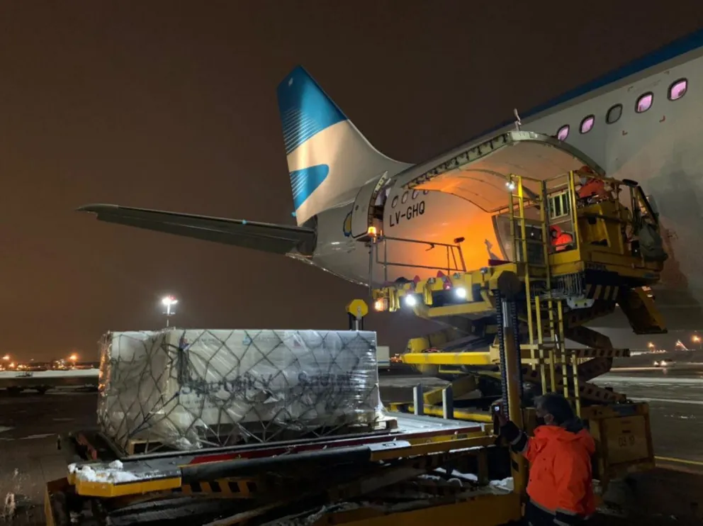 Ya salió rumbo a Moscú el avión de Aerolíneas Argentinas en busca de más vacunas