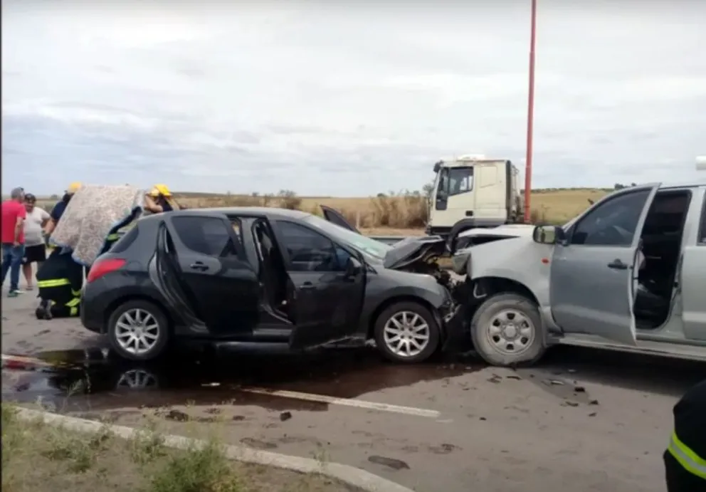 Choque frontal en la ruta 3