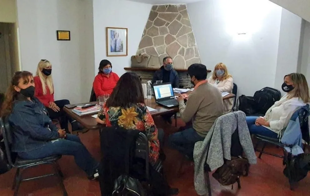 Gobierno y Unter avanzaron en las condiciones del regreso de las clases presenciales