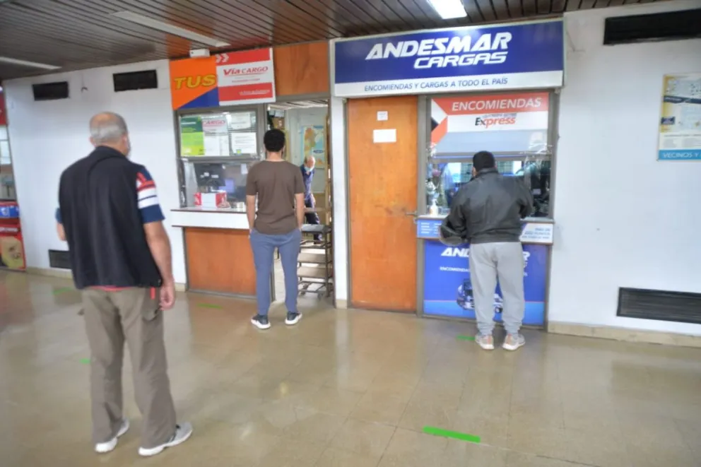 Los viajes en micros a Capital Federal cuestan casi 12 mil pesos