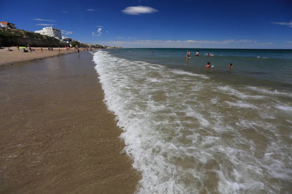 Las Grutas tiene un 40% menos de turistas que el verano pasado