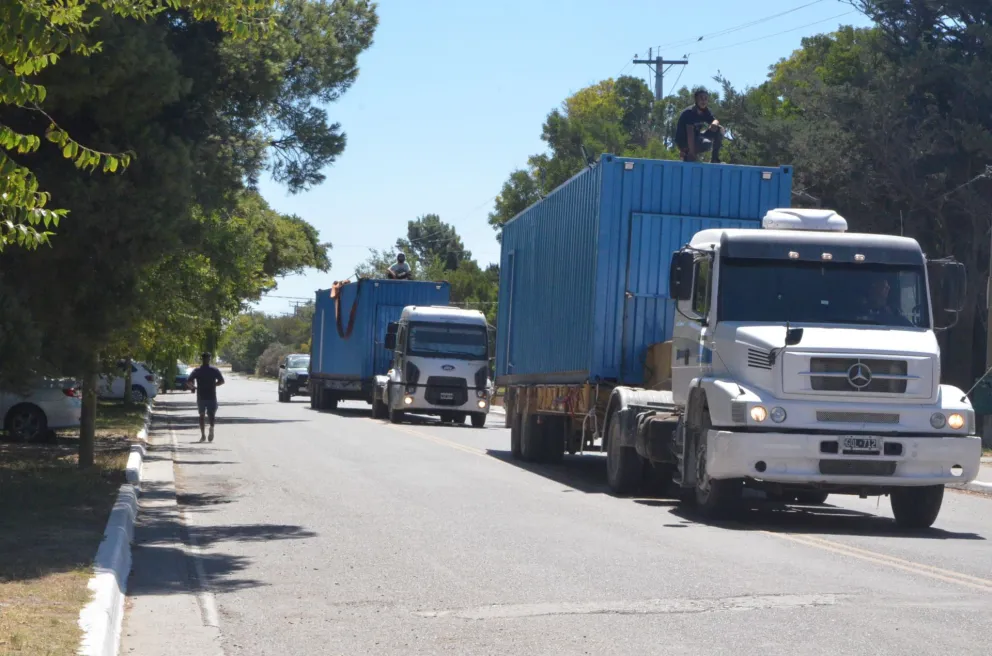 Llegaron los contenedores marinos para los nuevos paradores de El Cóndor