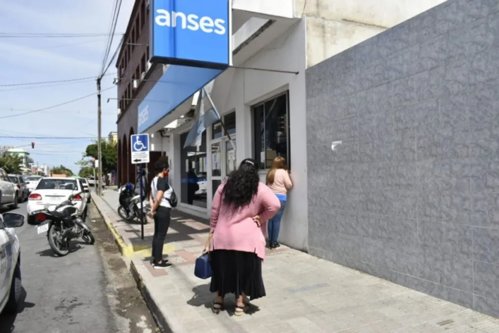 Reclaman mejorar la atención de ANSES en Viedma
