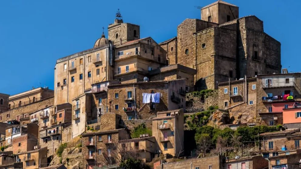Atención: un pueblo italiano vende casas a un euro
