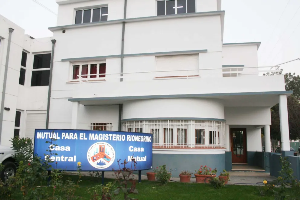 Sereno de una mutual chocó cuando iba a trabajar y la ART deberá resarcirlo