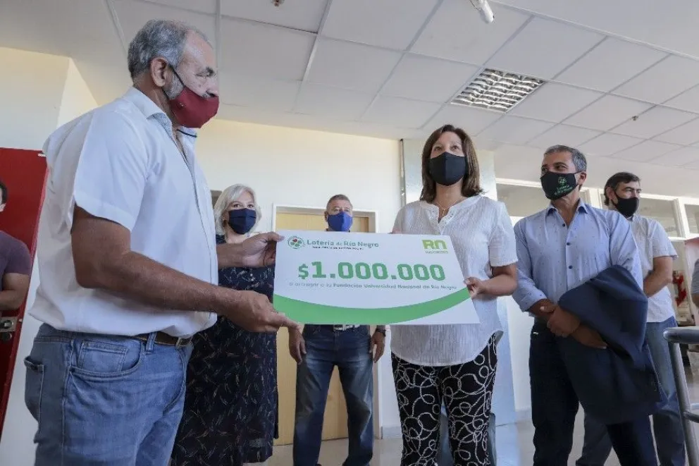 Entregaron aportes a la Universidad de Río Negro en Viedma