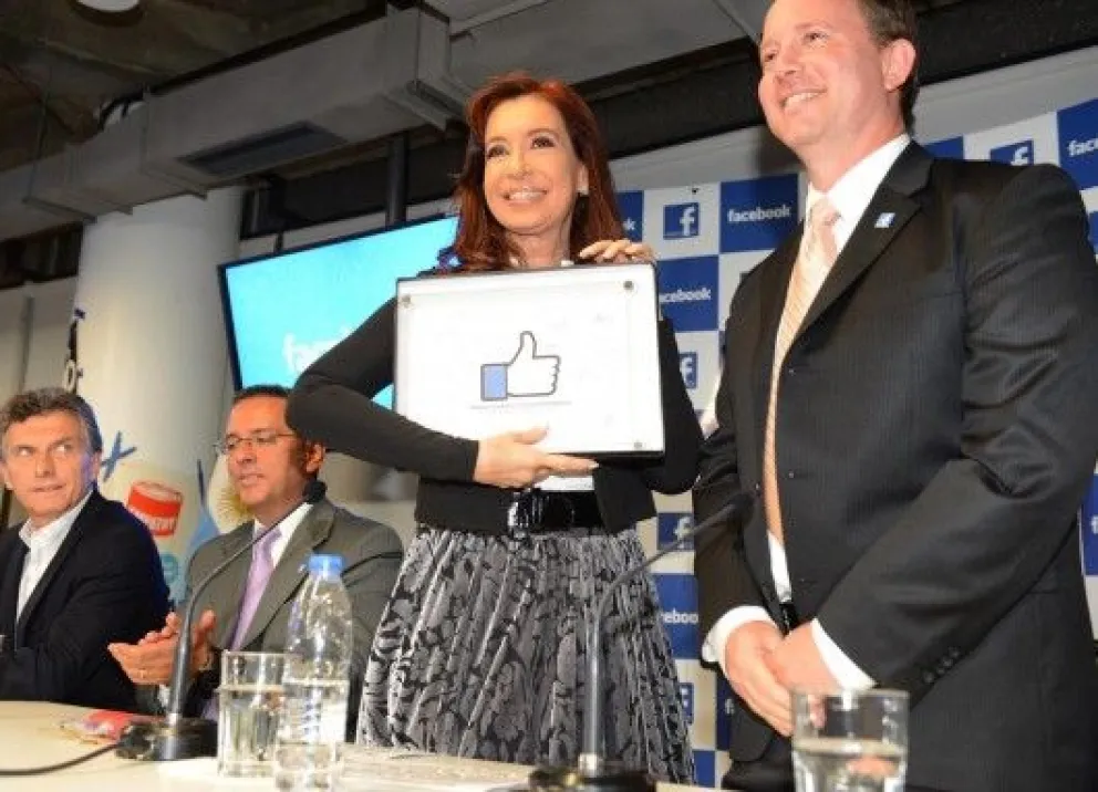 El kirchnerismo quiere que Facebook y Twitter habiliten espacios gratuitos para la campaña