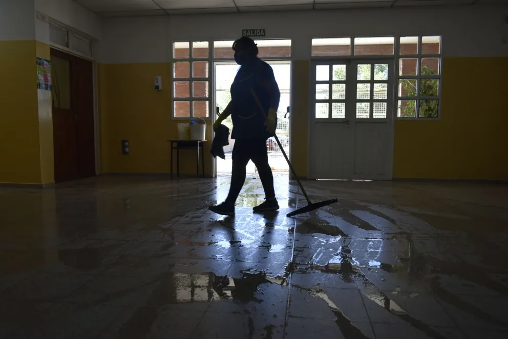Dramas en las escuelas: Falta de espacio, de personal y problemas con el agua