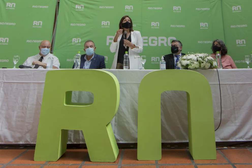Se van dos secretarios: la Gobernadora cambia funcionarios