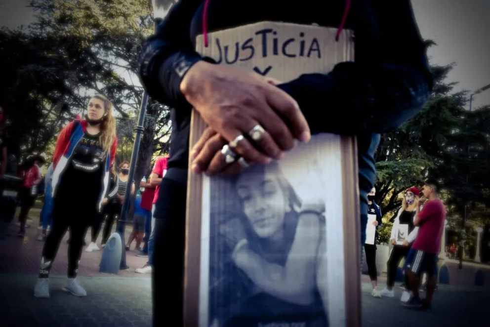 En Patagones reclamaron justicia por Leonela, la joven que murió en un accidente