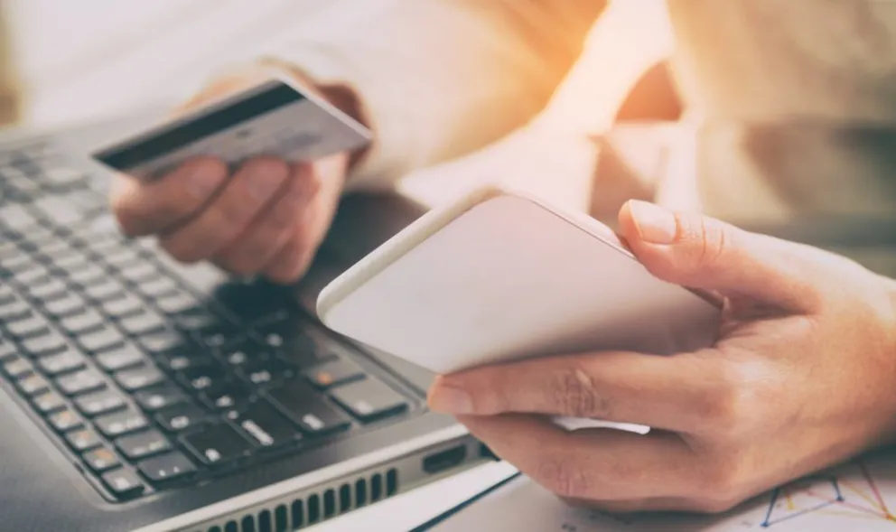 Todo legal: ¿Cómo transferir dinero dentro y fuera del país?