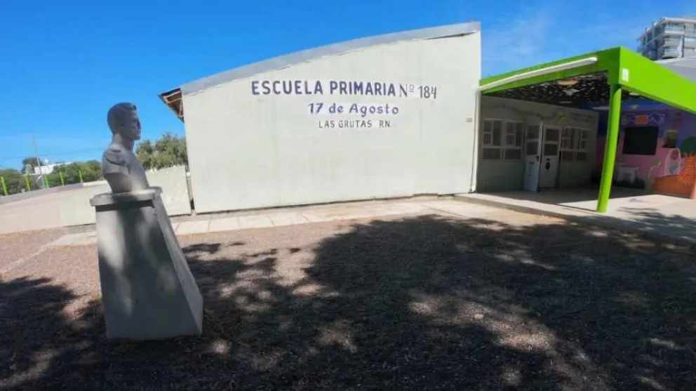 Vergonzoso: docente fue a trabajar sin el alta de Covid y aislaron a todos