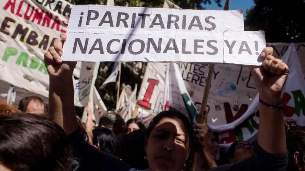 El Gobierno nacional garantizó a los gremios paritarias sin límites