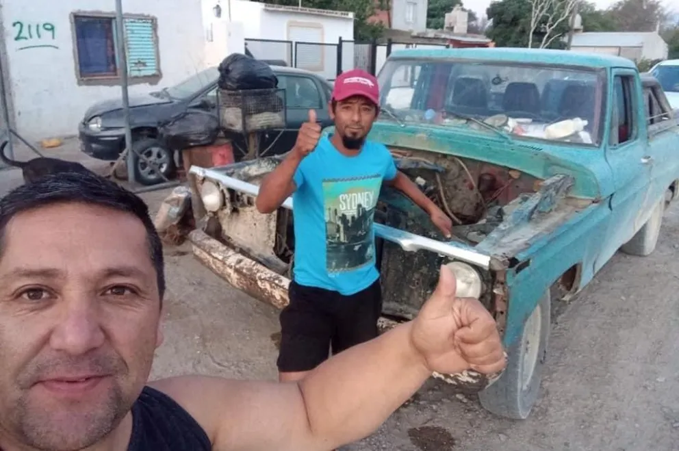 La selfie más buscada del momento: con el Pulpero y su famosa F-100