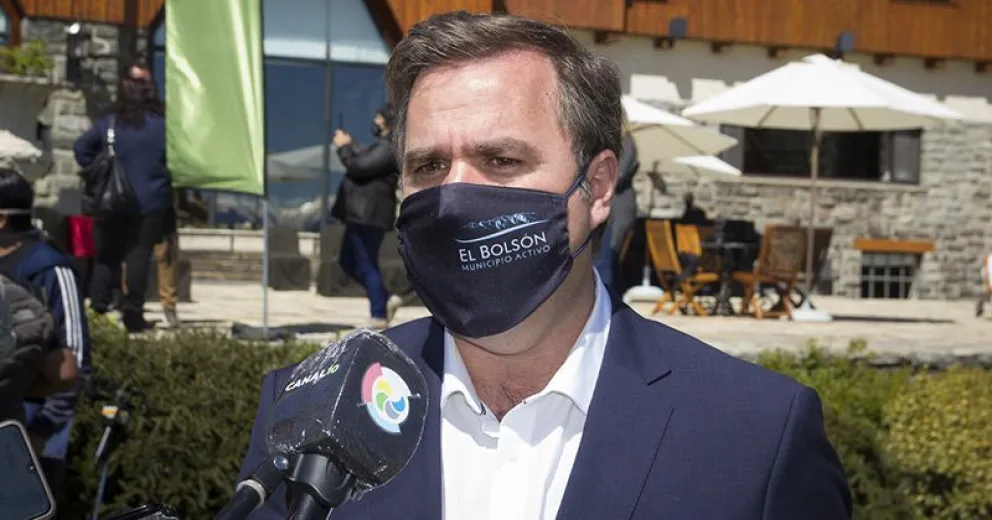 Violencia extrema: encapuchados y armados amenazaron al intendente de El Bolsón