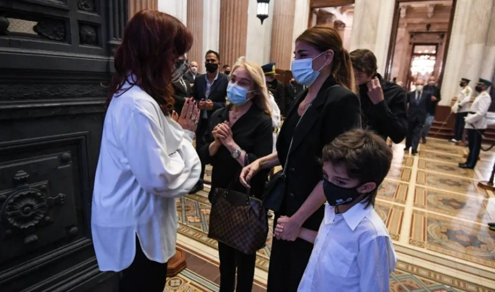 Estas son las personalidades que fueron a despedir a Menem