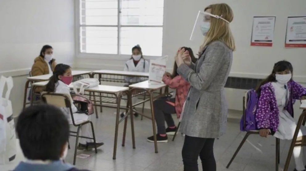 #ALasAulas convoca a un aplauso para los maestros por el comienzo de las clases