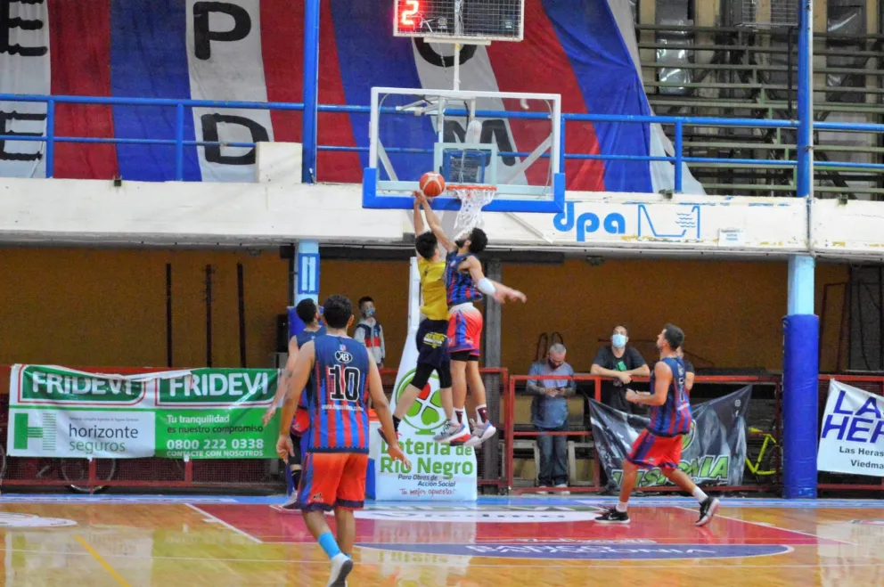 Atenas jugará en Viedma