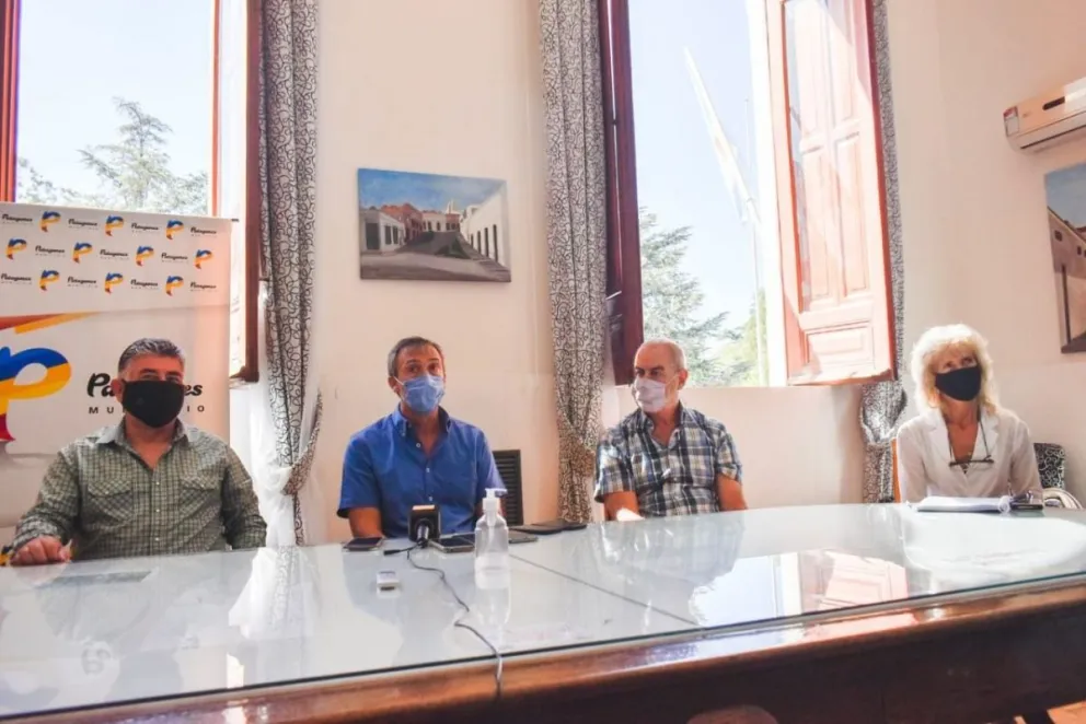 La ayuda social para vecinos se hará por medio de una tarjeta precargada