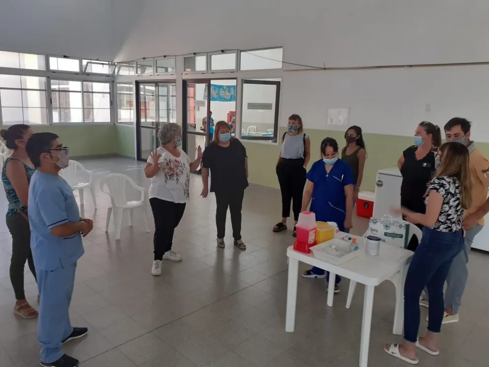 Llegaron 600 dosis y comienza la vacunación en escuelas de Patagones