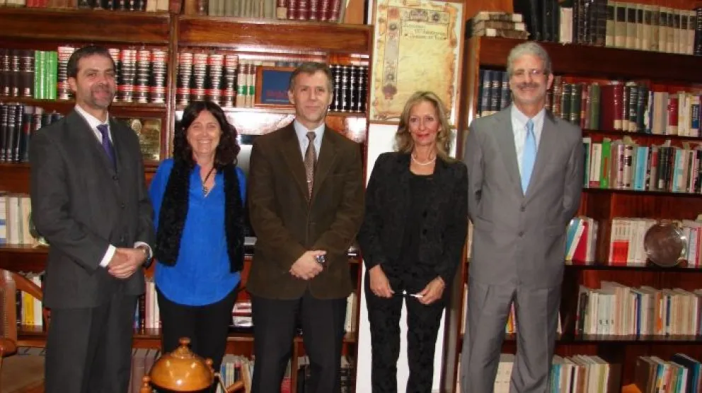 El Superior Tribunal rionegrino ordenó que cesen las funciones del juez acusado