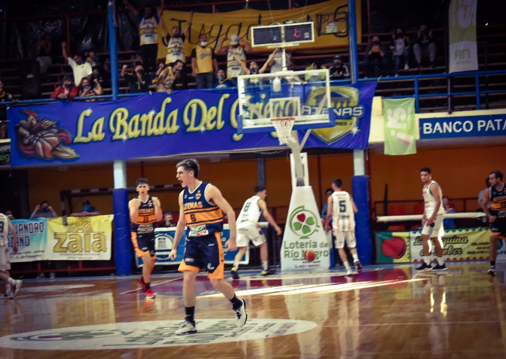 Atenas comenzó con triunfo