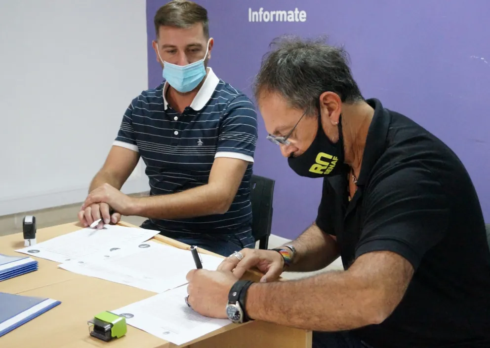 Acuerdo para realizar actividades deportivas y culturales en los barrios de Viedma