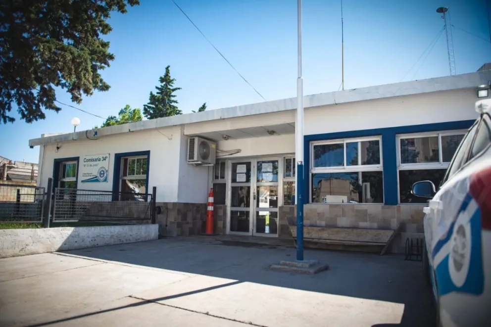 Lo pescaron infraganti sustrayendo pertenencias de un vehículo en el barrio Don Bosco