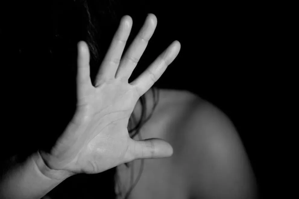Condenan a un hombre y a su actual pareja por hechos en contra de su ex