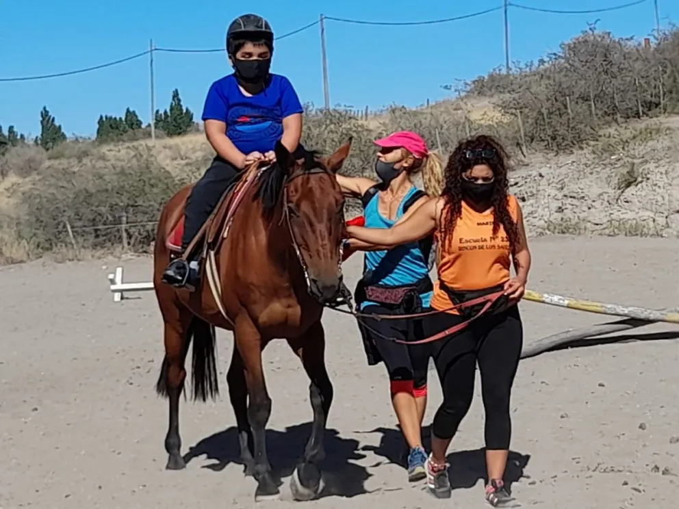 Equinoterapia y boxeo recreativo en Carmen de Patagones