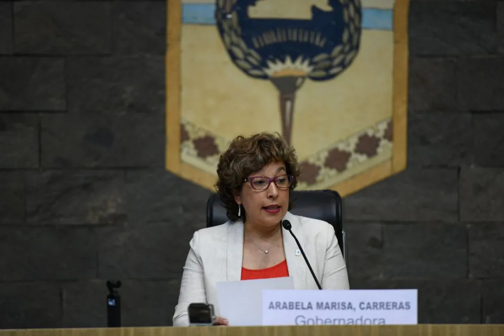 Carreras prepara un extenso discurso para defender su gestión en pandemia