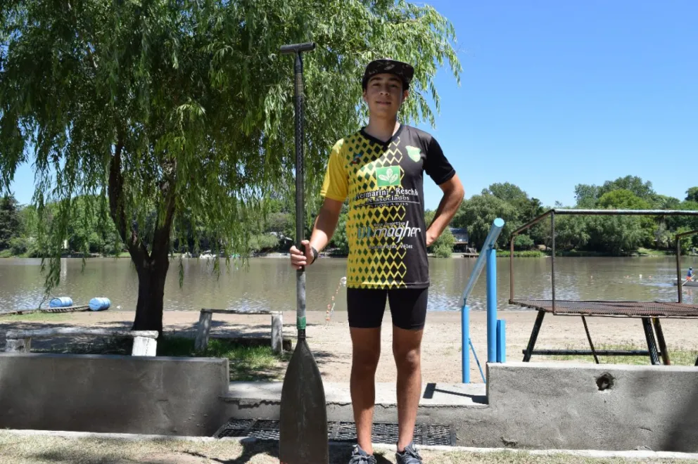 Aramis Sánchez Ayala: El único rionegrino que entrena en canoa