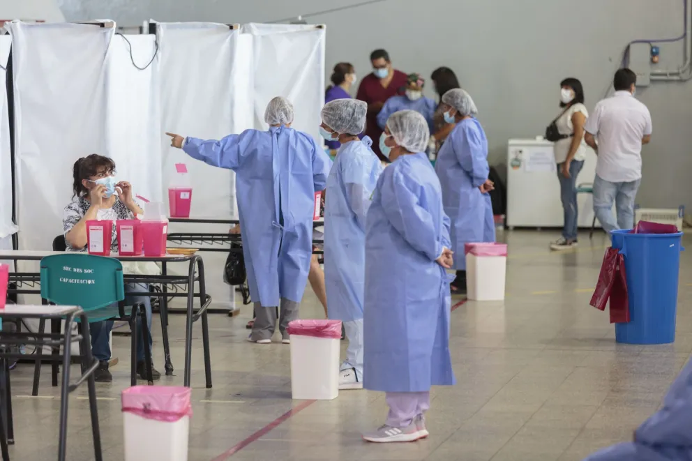 Una empleada robó un alargue y casi corta la cadena de frío de las vacunas