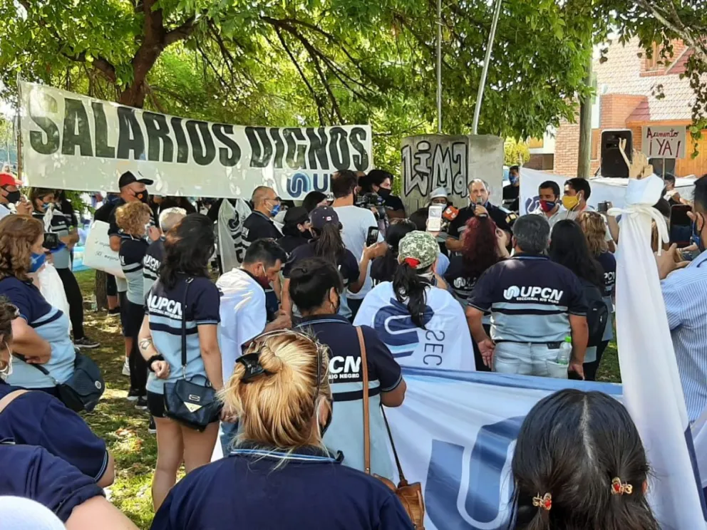 Scalesi: "Queremos un sueldo digno para que nuestros hijos no se caguen de hambre"