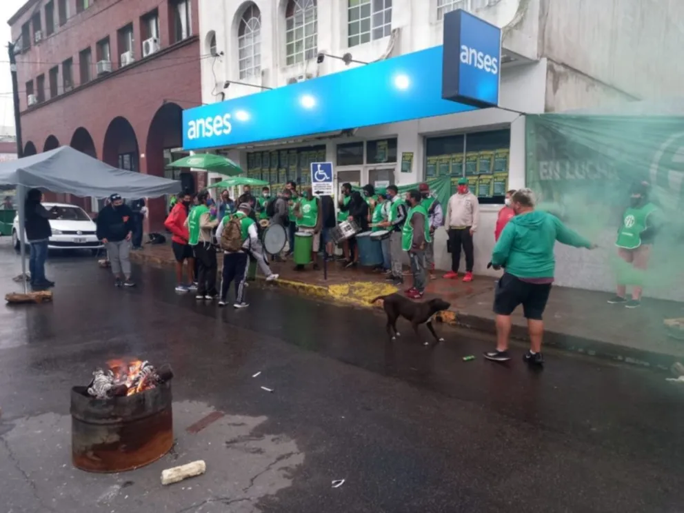 Denunciaron la agresión a un empleado y la toma del edificio de ANSES