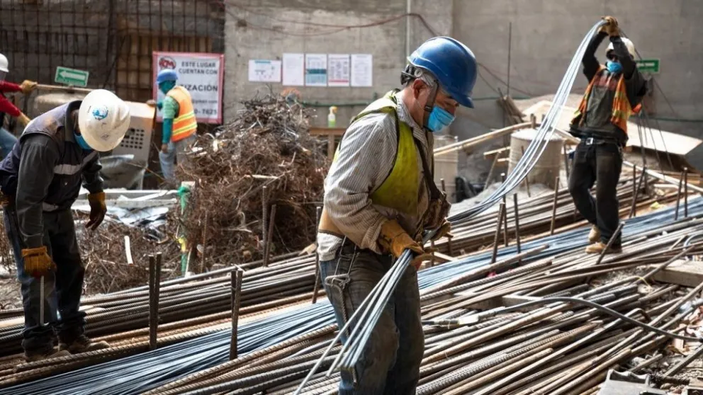 Según el Indec la industria creció un 4,4% y la construcción un 23,3% interanual