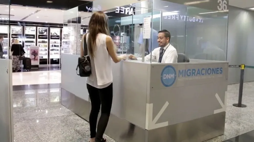 Se derogó el decreto de Macri que endurecía el ingreso de extranjeros al país