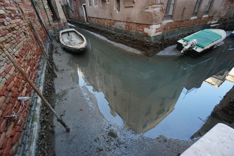 Las dramáticas imágenes de Venecia, sin agua y sin turismo