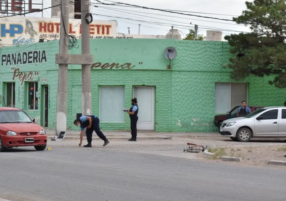 Lo escrachó en Facebook por no usar barbijo y lo fue a buscar con la pistola