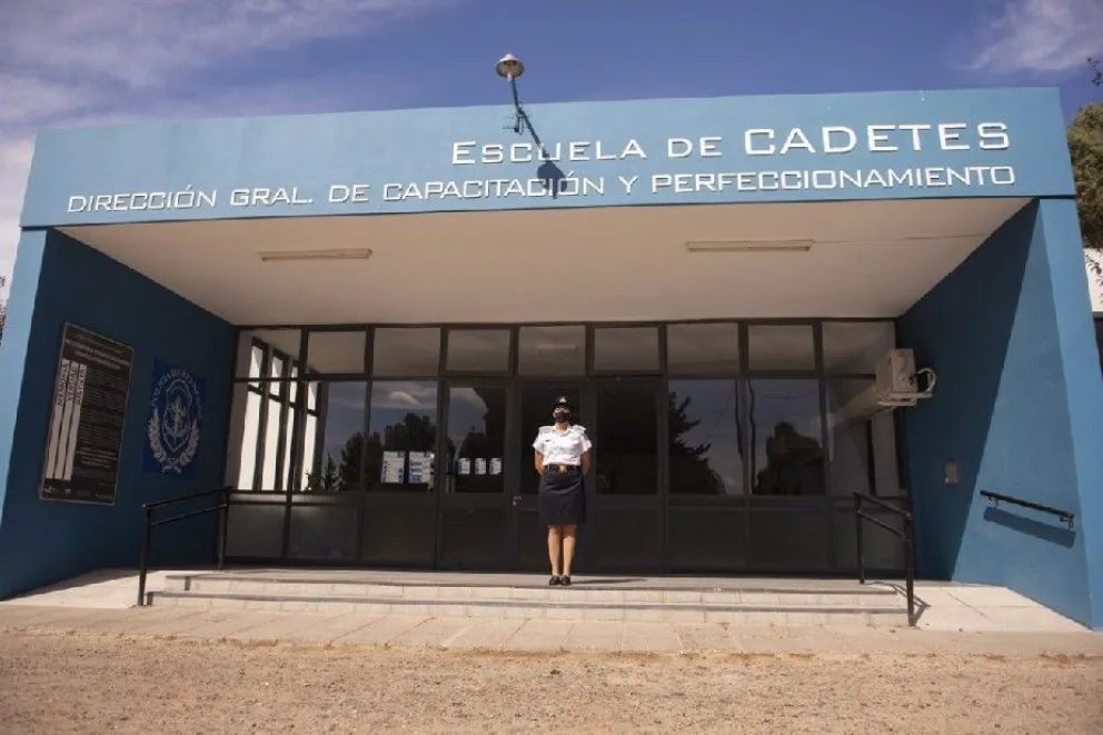 La Escuela de Cadetes de la Policía de Río Negro con perfume de mujer