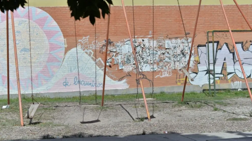 Vandalismo sin límites: la recreación pública de luto