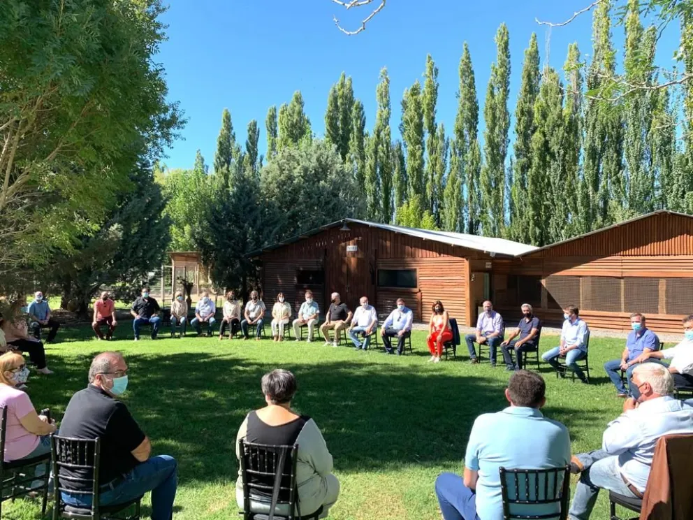 Con asistencia perfecta, Juntos tuvo su reunión partidaria en Cipolletti