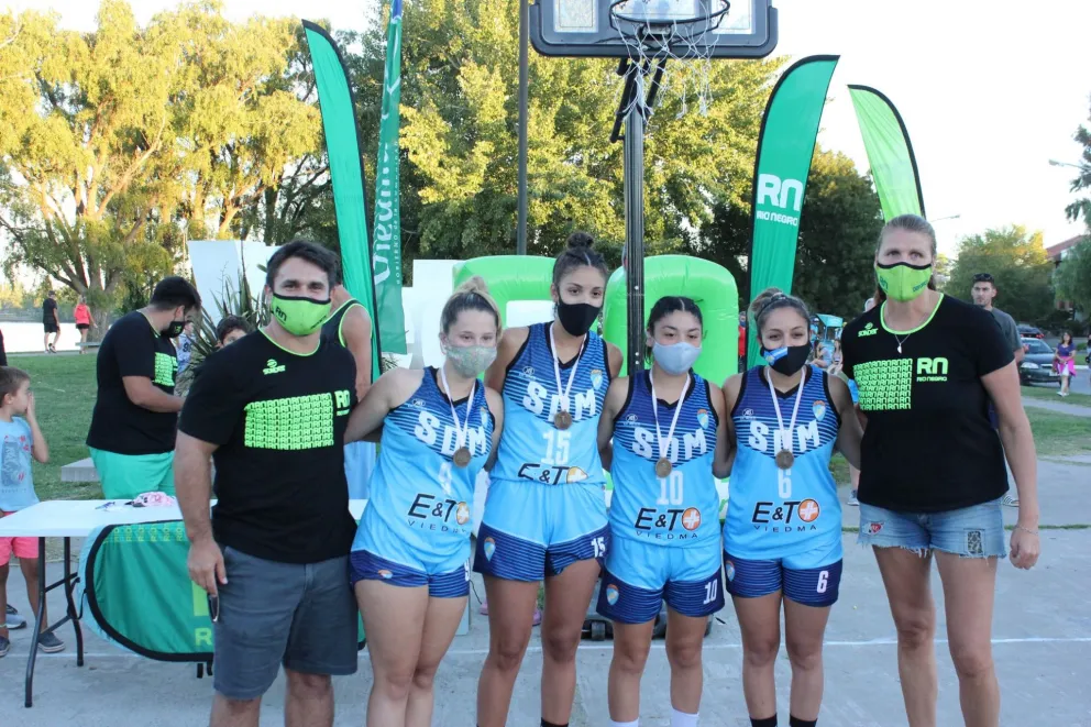 San Martín y Sol de Mayo festejaron en básquet el 3x3 femenino en Viedma