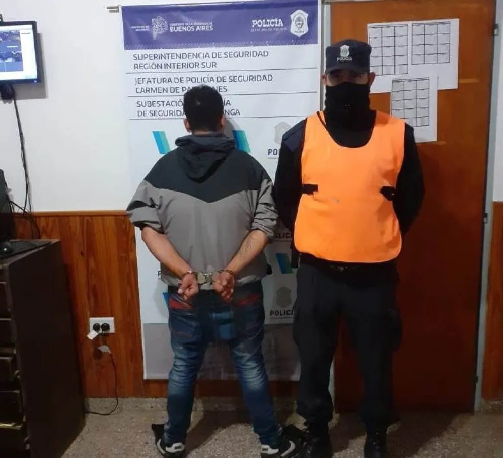 Conflicto familiar terminó con un detenido, un lesionado y un patrulllero dañado